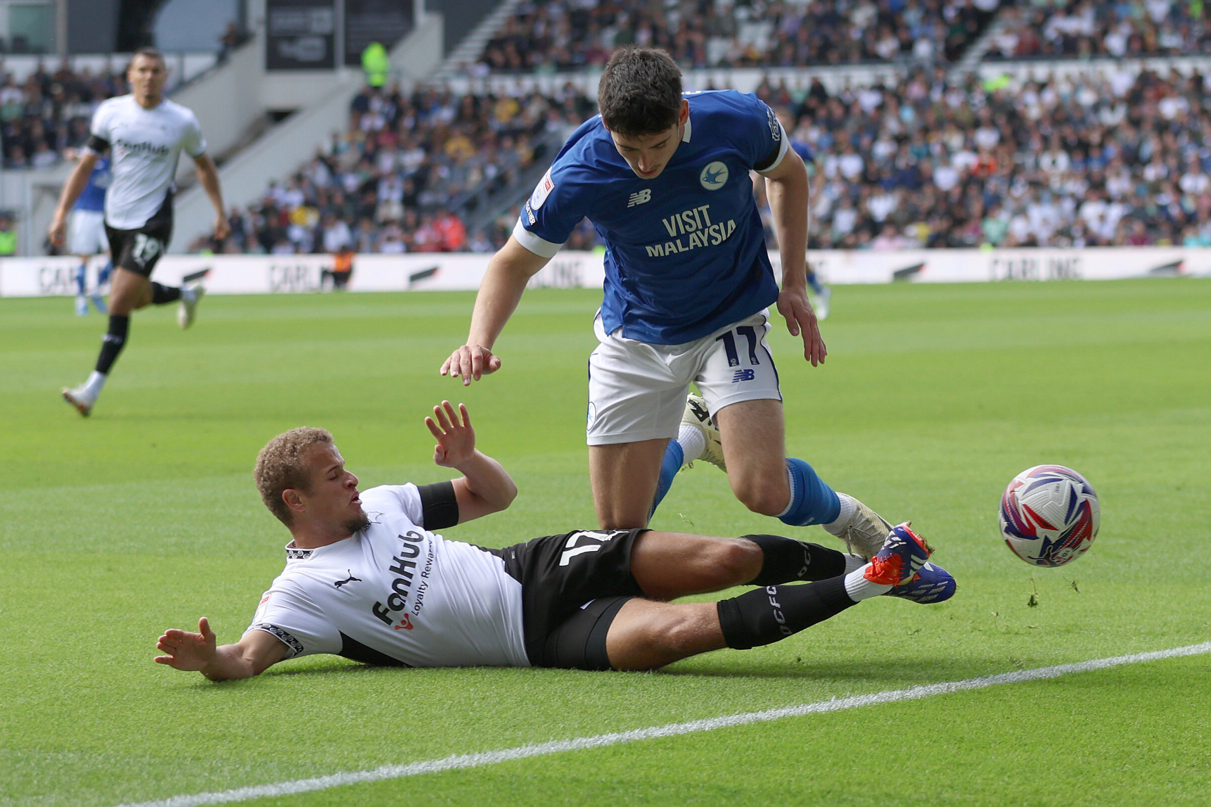 14.09.24 - Derby County v Cardiff City - Sky Bet Championship - Callum O'Dowda of Cardiff and Kenzo Goudmijn of Derby