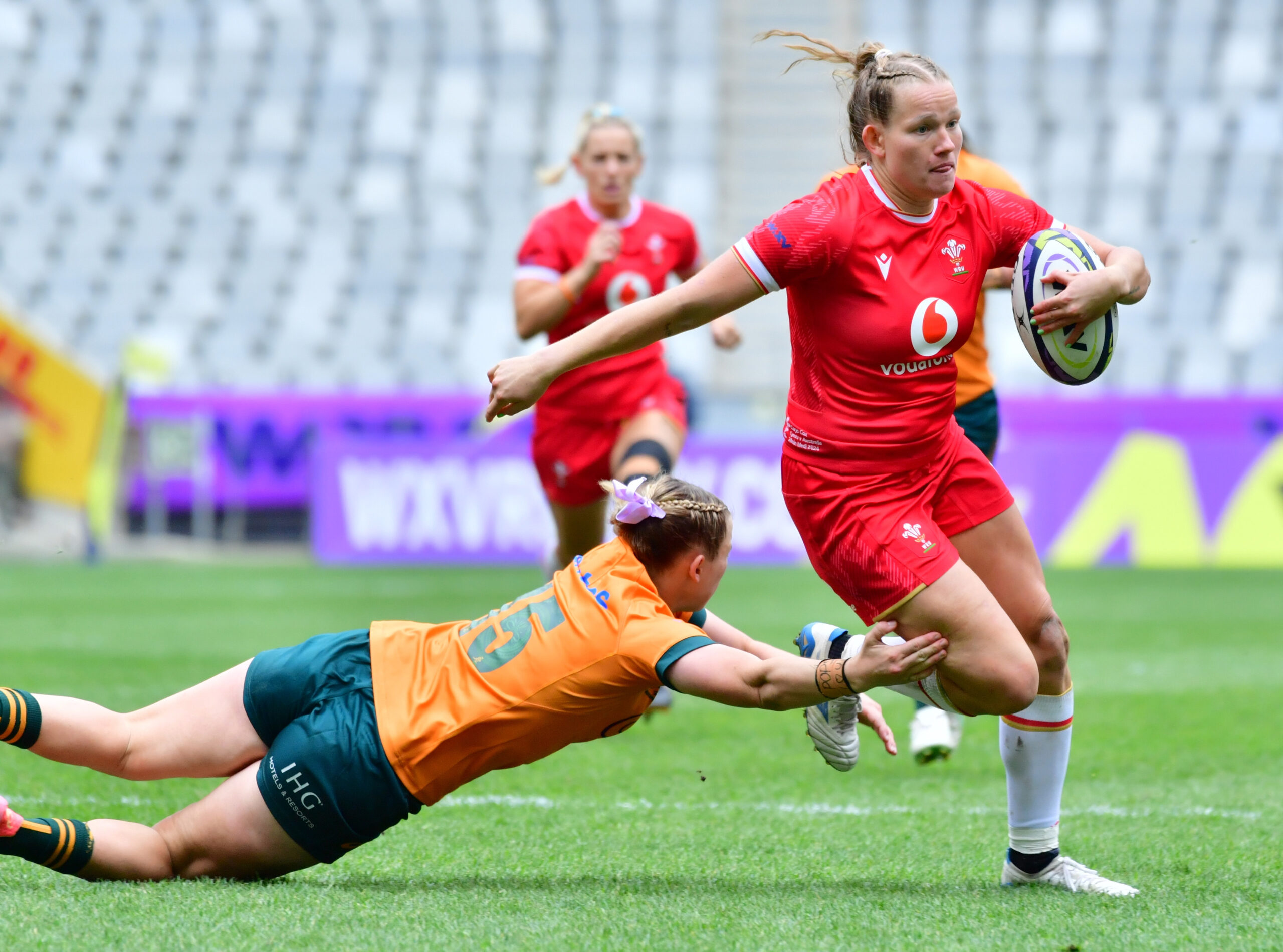 Carys Cox was a bright spark in a dim performance from Wales women.